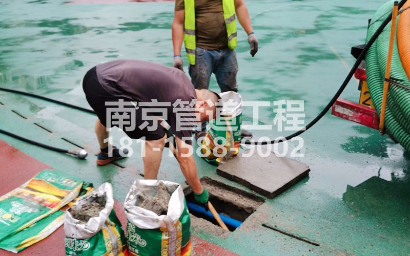 杉湖路管道清淤