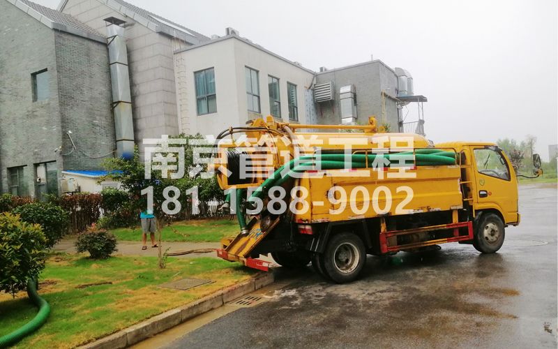 246杉湖路小区化粪池清理