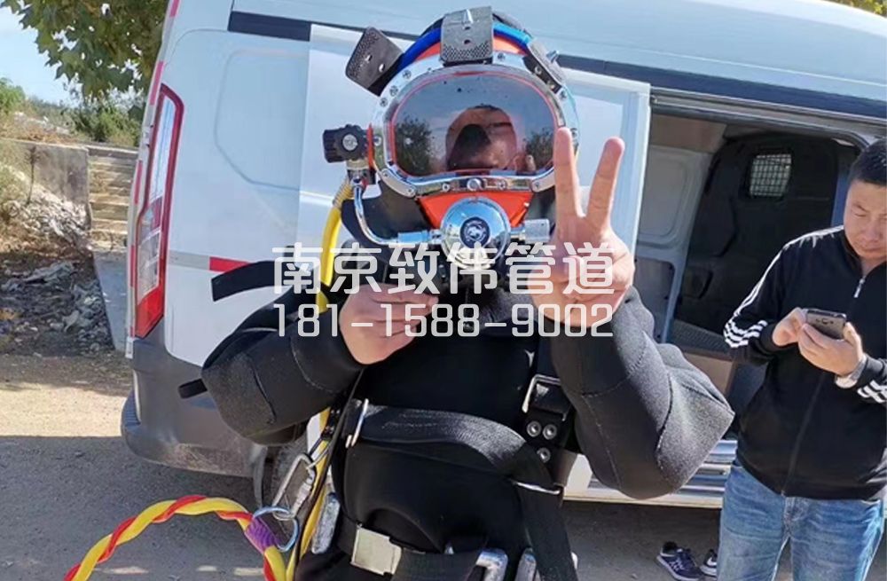 杉湖路沉淀池清底